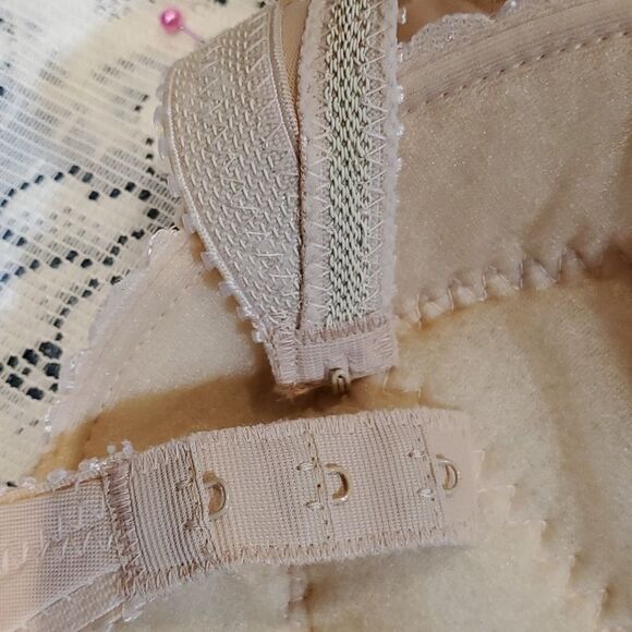 Vintage Carnival Beige Strapless Floral Lace Bra 36B 324 - Picture 10 of 10